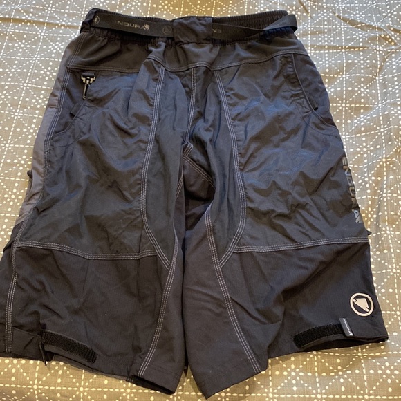 Men’s mountain bike shorts XXL “Endura” brand complete w chamois liner - Picture 4 of 6